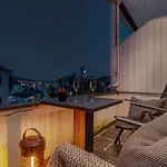 Big W/ A View And Parking 아파트 *