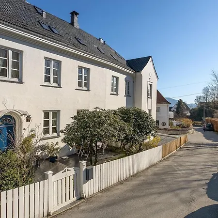 Big W/ A View And Parking * Μπέργκεν