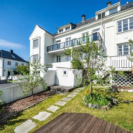 Διαμέρισμα Big W/ A View And Parking