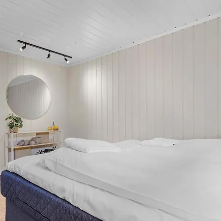 Big W/ A View And Parking *