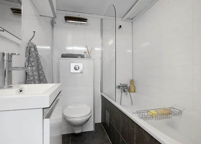 Big W/ A View And Parking Διαμέρισμα