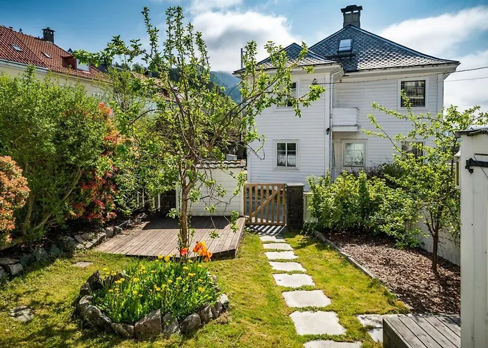 Big W/ A View And Parking Μπέργκεν