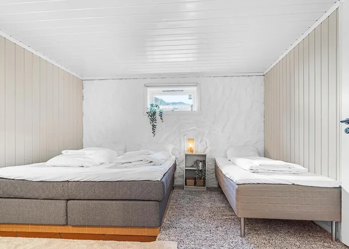 Big W/ A View And Parking Apartment *